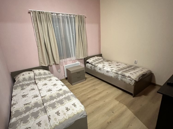 Дава се под наем Едностаен апартамент в Разлог - 20 кв.м за 51 € - Снимка #1