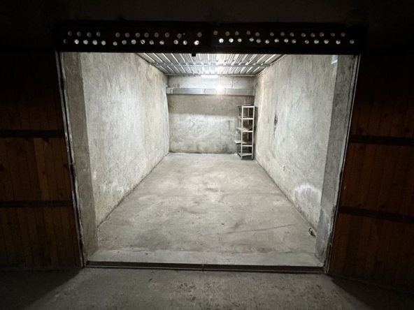 Дава се под наем Гараж / Паркомясто в София, Люлин 1 - 19 кв.м за 127.5 € - Снимка #1