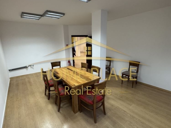 Дава се под наем Офис в Варна, Център - 160 кв.м за 1438.2 € - Снимка #1