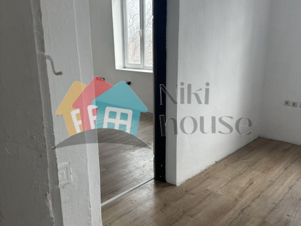 Офис в Варна, Галата - 230 кв.м за 720 €/кв.м - Снимка #1