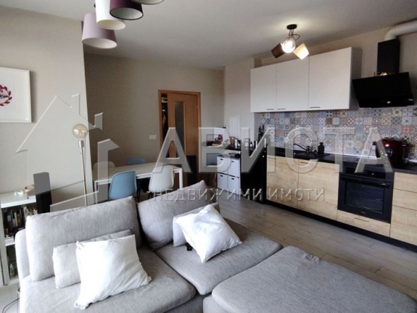 Тристаен апартамент в София, Център - 135 кв.м за 2438 €/кв.м - Снимка #1