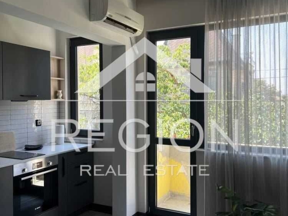 Дава се под наем Двустаен апартамент в Варна, Център - 65 кв.м за 612 € - Снимка #1