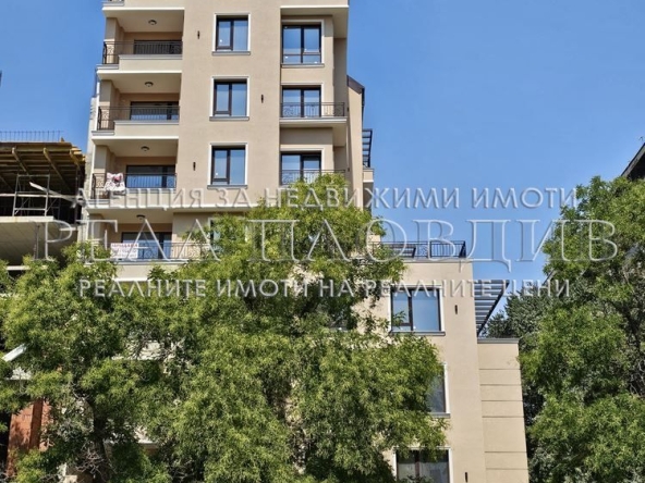 Тристаен апартамент в Пловдив, Център - 107 кв.м за 2430 €/кв.м - Снимка #1
