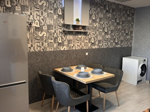 Дава се под наем Двустаен апартамент в Плевен, Идеален център - 50 кв.м за 331.5 € - Снимка #1