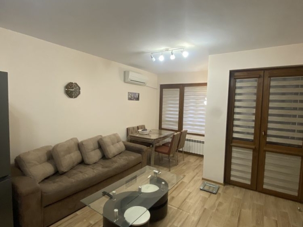 Дава се под наем Едностаен апартамент в Плевен, Идеален център - 70 кв.м за 510 € - Снимка #1