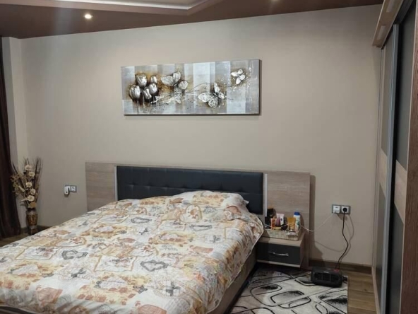 Тристаен апартамент в Бургас, Изгрев - 99 кв.м за 2303 €/кв.м - Снимка #1