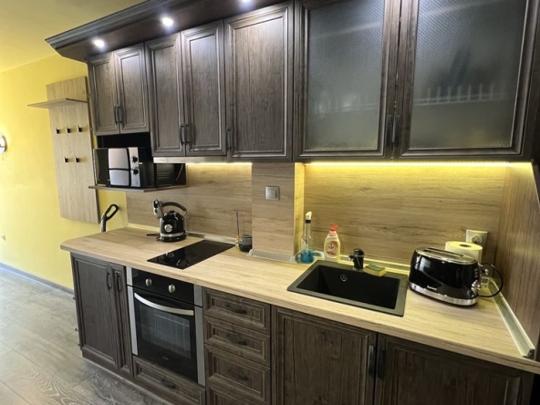 Дава се под наем Гараж / Паркомясто в Варна, Погреби - 65 кв.м за 433.5 € - Снимка #1