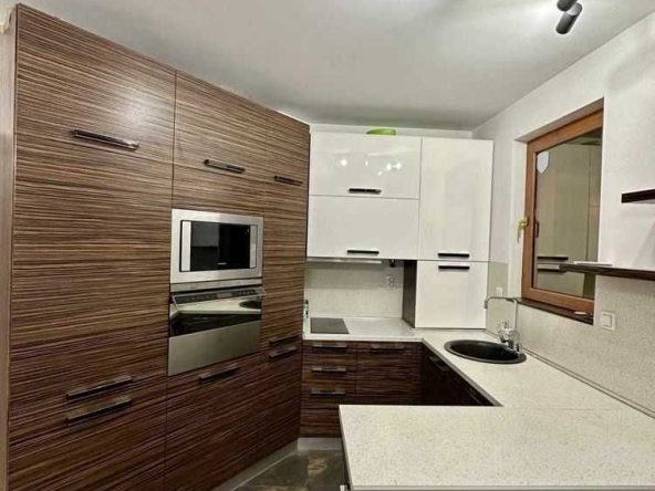 Дава се под наем Четиристаен апартамент в София, Витоша - 120 кв.м за 1100 € - Снимка #1