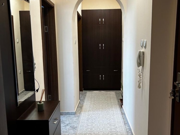 Дава се под наем Двустаен апартамент в Търговище, Вароша - 60 кв.м за 255 € - Снимка #1