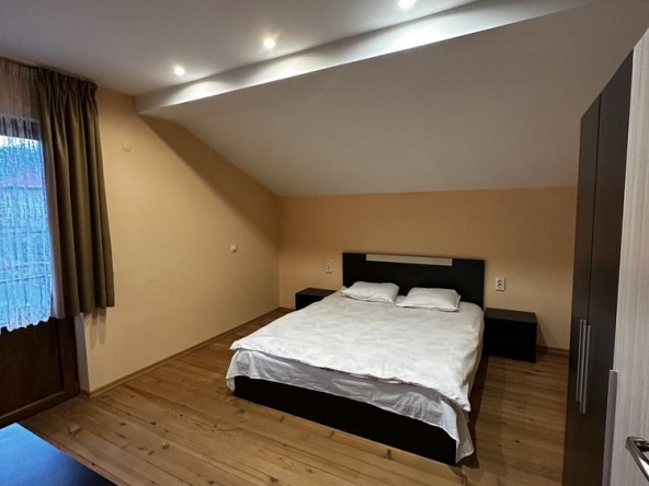 Дава се под наем Многостаен апартамент в с. Баня, Област Благоевград - 100 кв.м за 433.5 € - Снимка #1