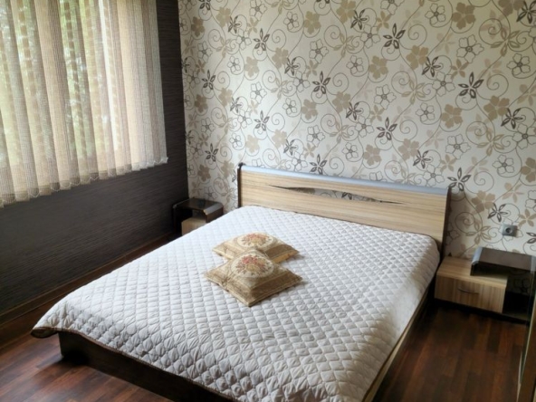 Дава се под наем Двустаен апартамент в Плевен, Кайлъка - 65 кв.м за 306 € - Снимка #1