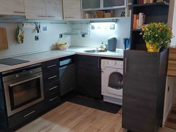 Дава се под наем Тристаен апартамент в София, Лозенец - 80 кв.м за 765 € - Снимка #1