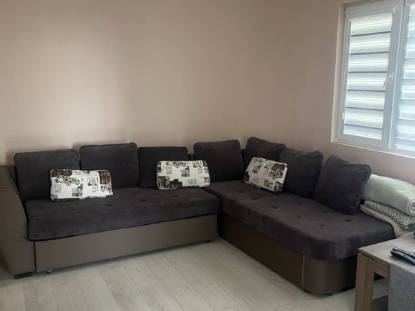 Двустаен апартамент в Плевен, 9-ти квартал - 80 кв.м за 1450 €/кв.м - Снимка #1