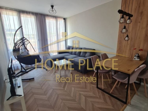 Дава се под наем Двустаен апартамент в Варна, Червен площад - 55 кв.м за 918 € - Снимка #1