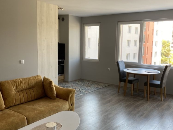 Дава се под наем Двустаен апартамент в Велико Търново, Акация - 72 кв.м за 331.5 € - Снимка #1