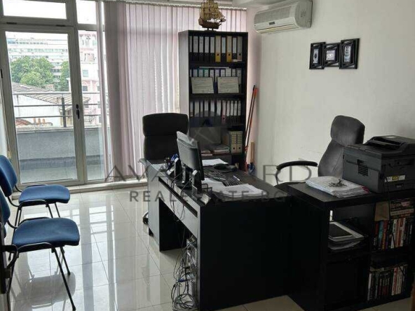 Офис в Пловдив, Център - 23 кв.м за 2794 €/кв.м - Снимка #1