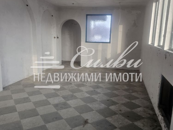 Магазин в Каспичан - 194 кв.м за 316 €/кв.м - Снимка #1