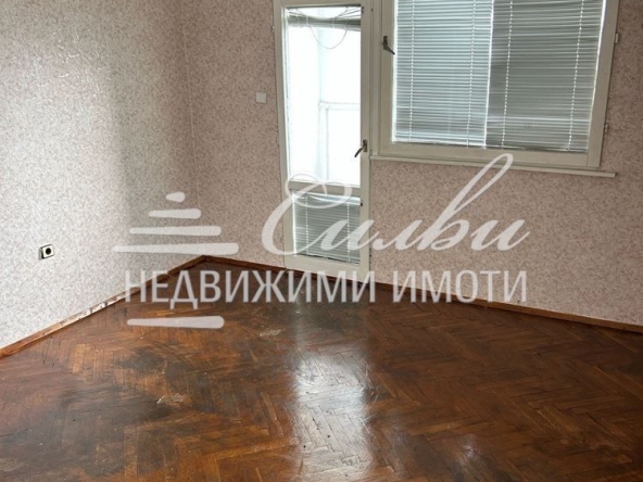 Четиристаен апартамент в Шумен, Боян Българанов 2 - 108 кв.м за 898 €/кв.м - Снимка #1