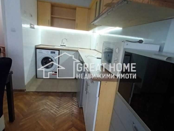 Дава се под наем Тристаен апартамент в Търговище, Център - 67 кв.м за 229.5 € - Снимка #1