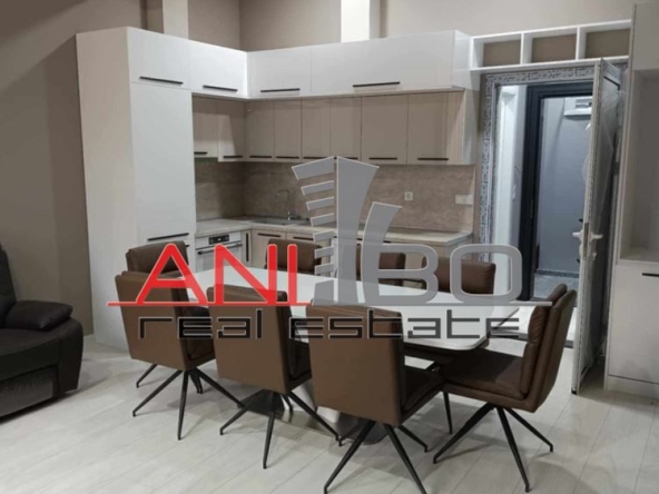 Дава се под наем Тристаен апартамент в Варна, ЖП Гара - 110 кв.м за 1800 € - Снимка #1