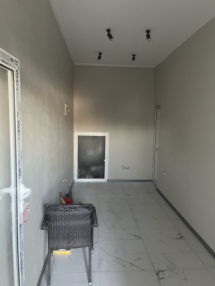 Дава се под наем Магазин в Шумен, Пазара - 10 кв.м за 153 € - Снимка #1