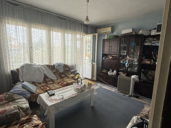 Тристаен апартамент в Варна, Базар Левски - 80 кв.м за 3113 €/кв.м - Снимка #1