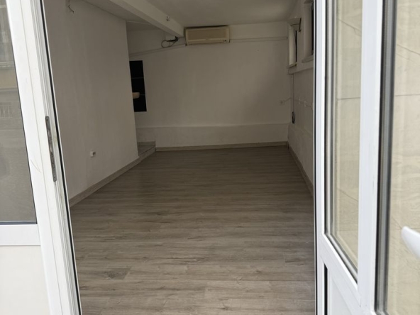 Дава се под наем Магазин в Пещера - 17 кв.м за 76.5 € - Снимка #1