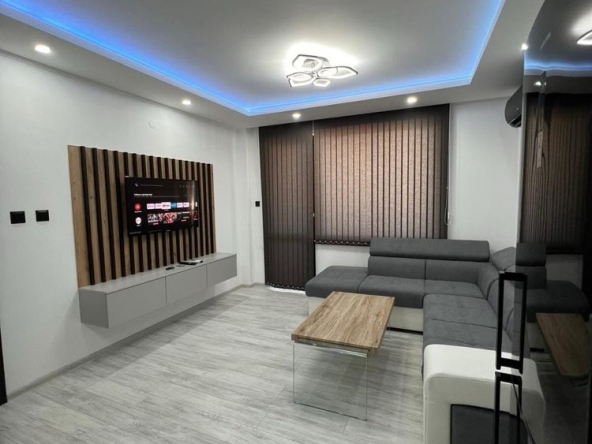 Дава се под наем Двустаен апартамент в Търговище, Център - 68 кв.м за 357 € - Снимка #1