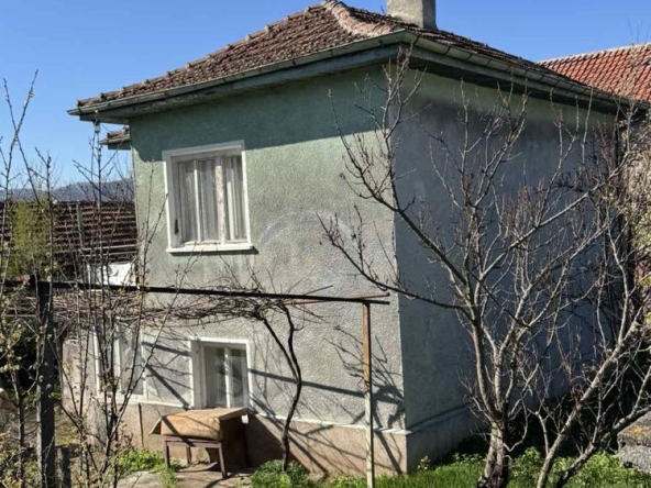 Къща в с. Лобош, Област Перник - 55 кв.м за 788 €/кв.м - Снимка #1