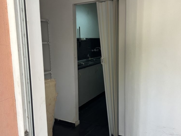 Дава се под наем Заведение в Карнобат - 2345 кв.м за 2550 € - Снимка #1