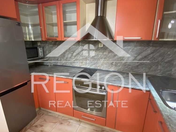 Дава се под наем Тристаен апартамент в Варна, Център - 85 кв.м за 510 € - Снимка #1