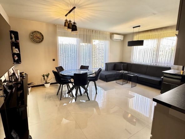 Дава се под наем Тристаен апартамент в с. Равда, Област Бургас - 80 кв.м за 193000 € - Снимка #1