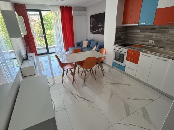 Дава се под наем Двустаен апартамент в София, Витоша - 65 кв.м за 625 € - Снимка #1