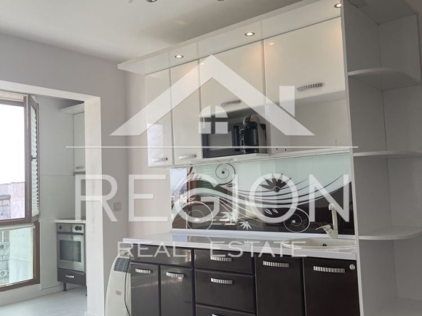 Дава се под наем Двустаен апартамент в Варна, Възраждане 1 - 60 кв.м за 408 € - Снимка #1