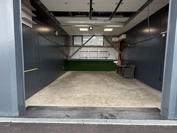 Дава се под наем Промишлена сграда в София, Яворов - 40 кв.м за 918 € - Снимка #1