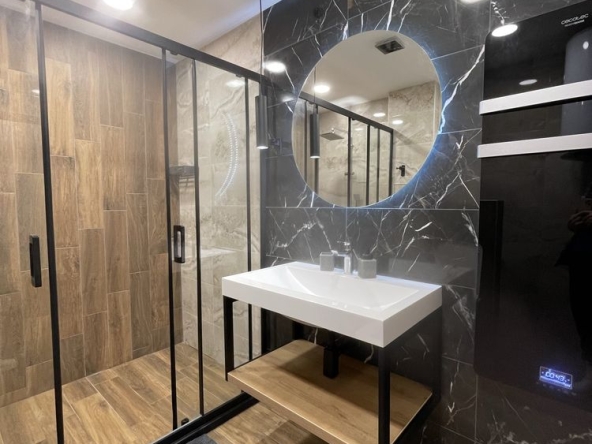 Дава се под наем Двустаен апартамент в Русе, Център - 66 кв.м за 453.9 € - Снимка #1