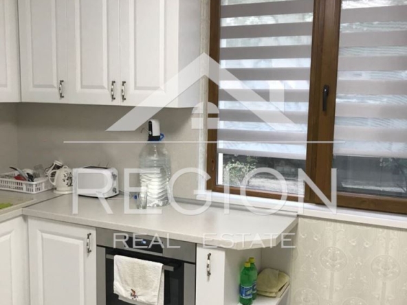 Дава се под наем Тристаен апартамент в Варна, Чайка - 87 кв.м за 867 € - Снимка #1