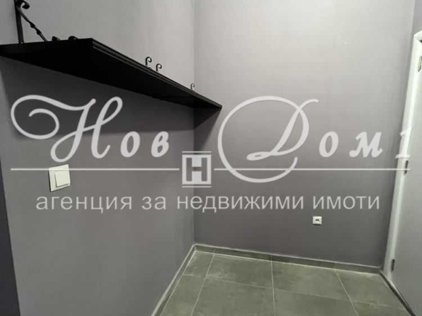 Дава се под наем Магазин в Варна, Колхозен пазар - 42 кв.м за 459 € - Снимка #1
