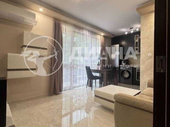 Тристаен апартамент в Пловдив, Христо Смирненски - 90 кв.м за 1945 €/кв.м - Снимка #1