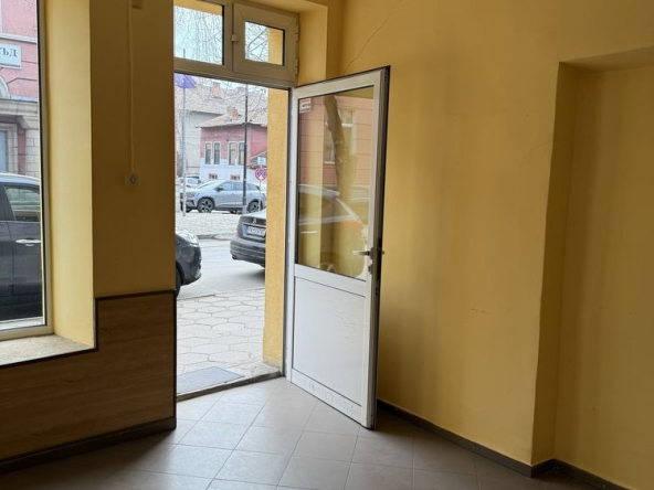Дава се под наем Офис в Велинград - 16 кв.м за 178.5 € - Снимка #1