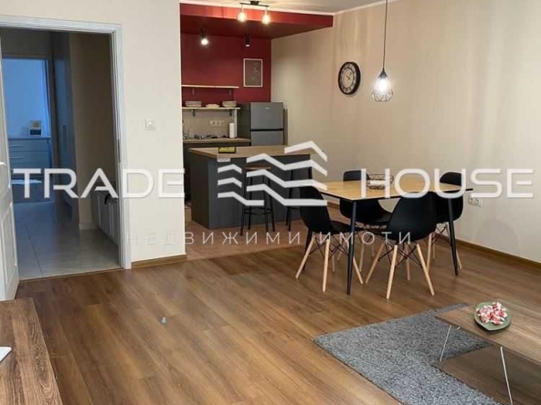 Дава се под наем Двустаен апартамент в Пловдив, Център - 75 кв.м за 425 € - Снимка #1