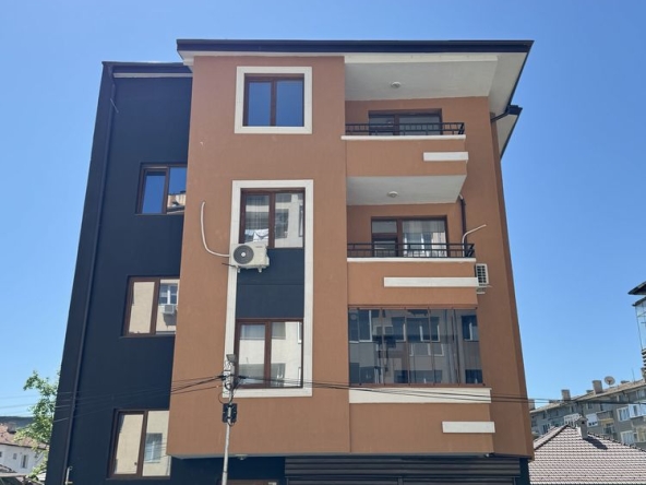 Двустаен апартамент в Търговище, Център - 66 кв.м за 1082 €/кв.м - Снимка #1