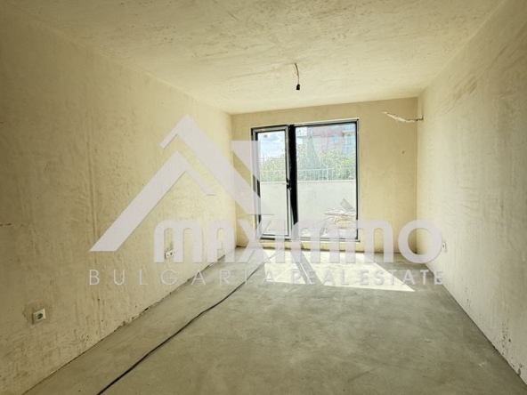 Двустаен апартамент в Варна, Кайсиева градина - 60 кв.м за 1367 €/кв.м - Снимка #1