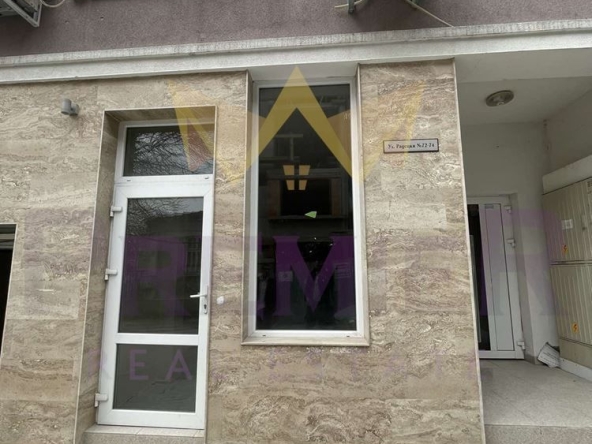 Дава се под наем Магазин в Варна, Колхозен пазар - 43 кв.м за 459 € - Снимка #1