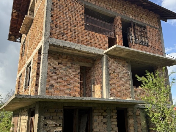 Къща в Перник, Калкас - 256 кв.м за 704 €/кв.м - Снимка #1