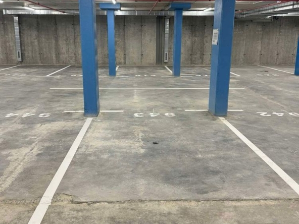 Дава се под наем Гараж / Паркомясто в Варна, Трошево - 13 кв.м за 66.3 € - Снимка #1