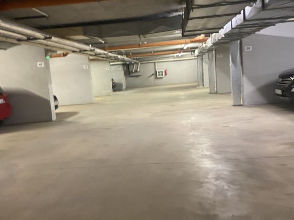 Дава се под наем Гараж / Паркомясто в София, Люлин 5 - 1 кв.м за 841.5 € - Снимка #1