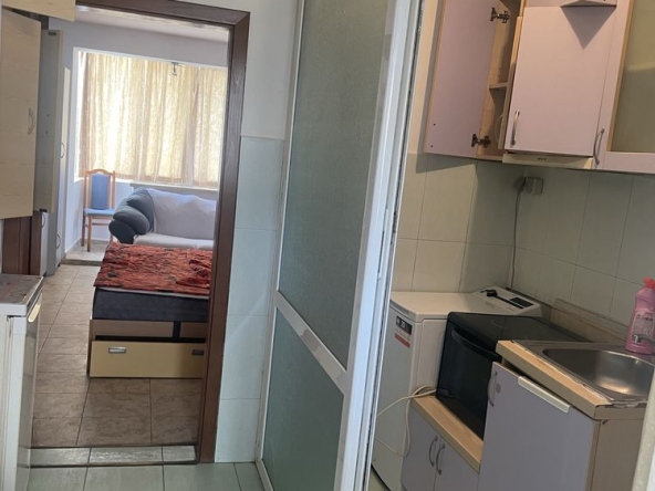 Дава се под наем Едностаен апартамент в Варна, Център - 30 кв.м за 280.5 € - Снимка #1