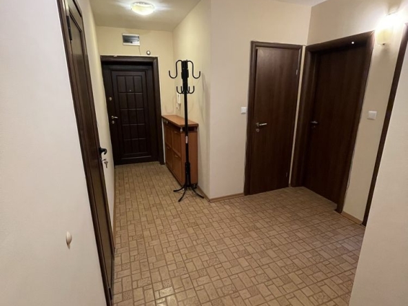 Дава се под наем Четиристаен апартамент в Бургас, Пристанище Бургас - 120 кв.м за 637.5 € - Снимка #1