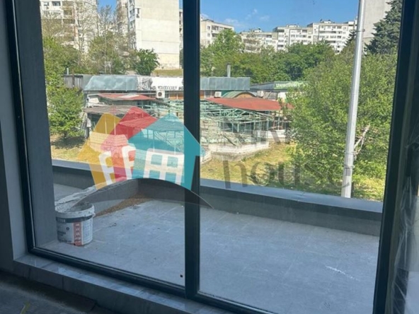 Двустаен апартамент в Варна, Владислав Варненчик - 70 кв.м за 1443 €/кв.м - Снимка #1